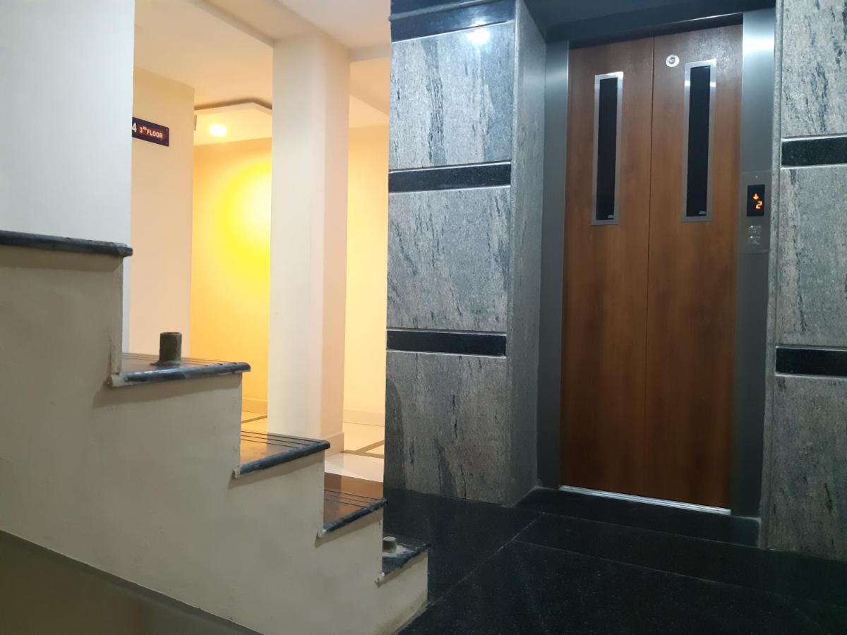 מלון Madanapalle Cnr Residency מראה חיצוני תמונה