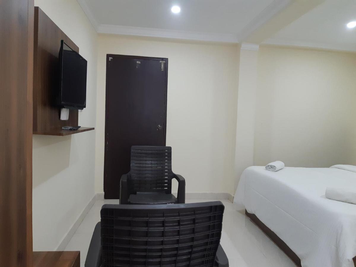 מלון Madanapalle Cnr Residency מראה חיצוני תמונה