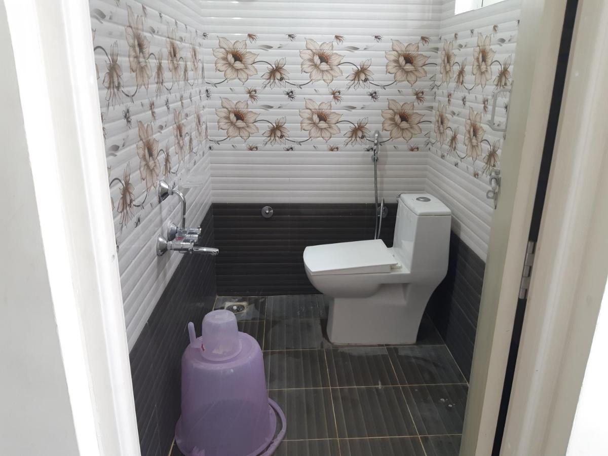 מלון Madanapalle Cnr Residency מראה חיצוני תמונה