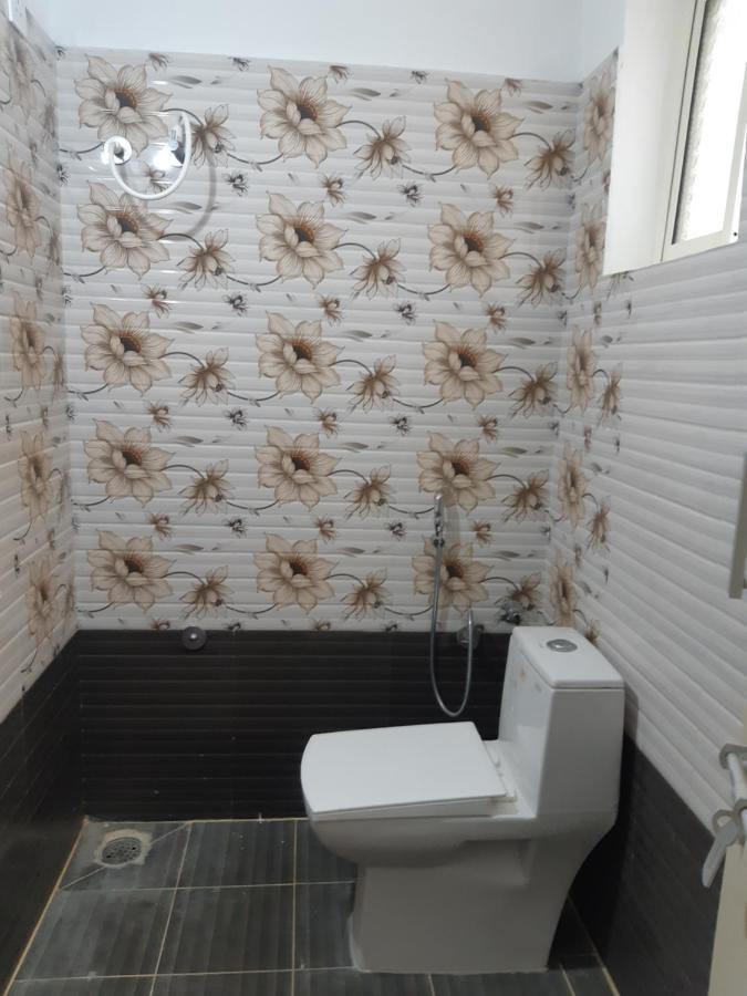 מלון Madanapalle Cnr Residency מראה חיצוני תמונה